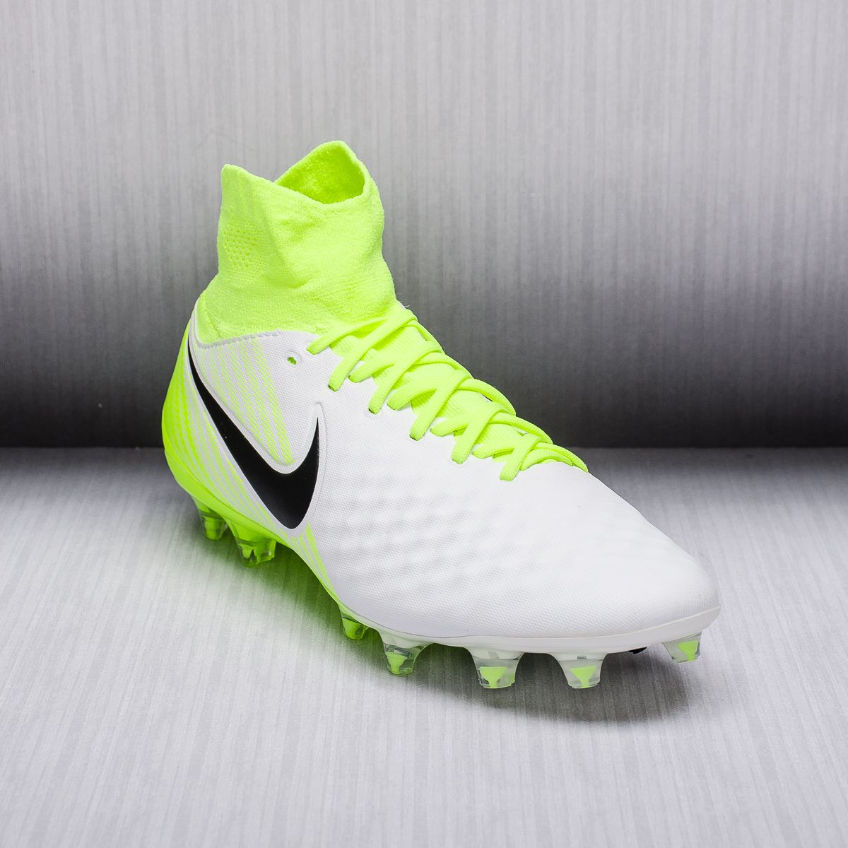 Nike Men's Magistax Finale Tf Black, Volt and White Sport