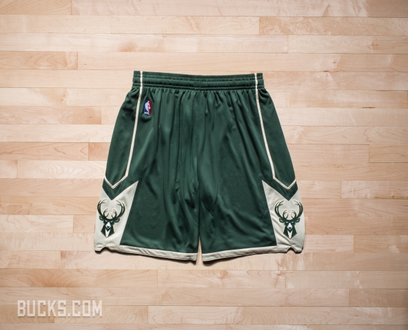 Naujoji Milwaukee Bucks apranga