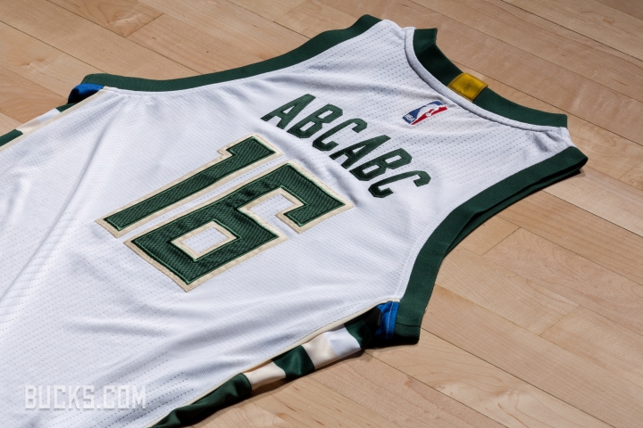 Naujoji Milwaukee Bucks apranga