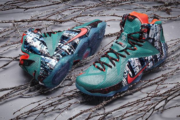 Nike LeBron 12 Christmas