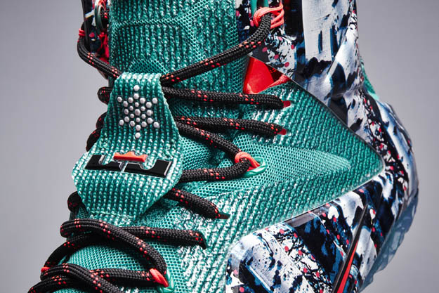 Nike LeBron 12 Christmas