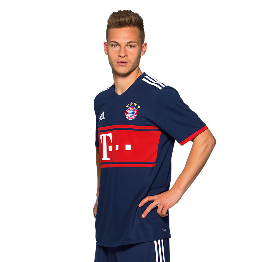 FC Bayern 2017-18 Away Kit